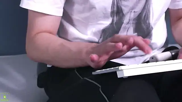 RoxyKyper 现场XXX聊天