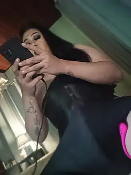 Slave_fucker69 élő XXX-chatje