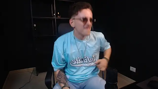 Živý XXX chat FelixStarkk