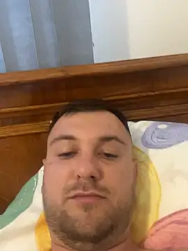 Chat +18 de hugedickedd ao vivo
