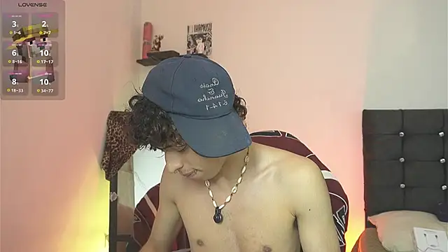 Chat +18 de Otter_Moon ao vivo