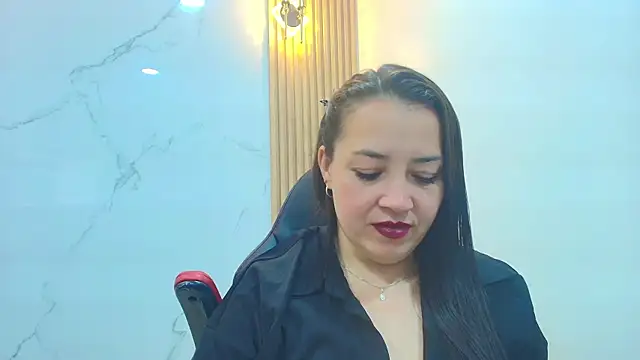 CharlotteSchmidtt's Live XXX Chat