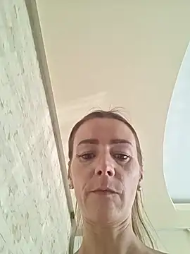צ'אט XXX בשידור חי של DiorMusse