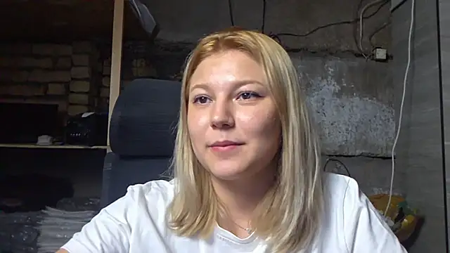 ShinyJules élő XXX-chatje