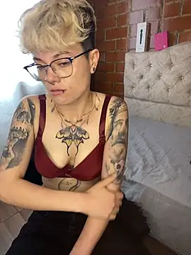 Megan-c: απευθείας συνομιλία ΧΧΧ