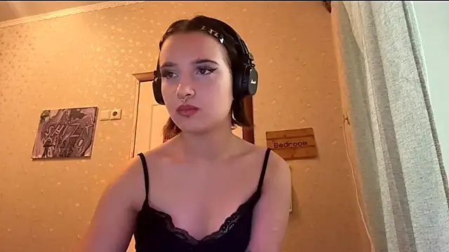 XXX chat uživo modela SharikaBabecki