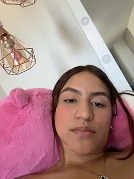 ViankaRose Adlı Modelin Canlı XXX Sohbeti