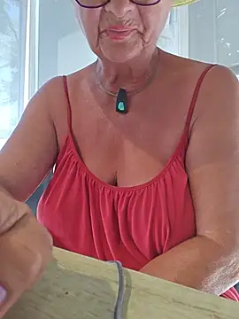 Hot-Muci élő XXX-chatje