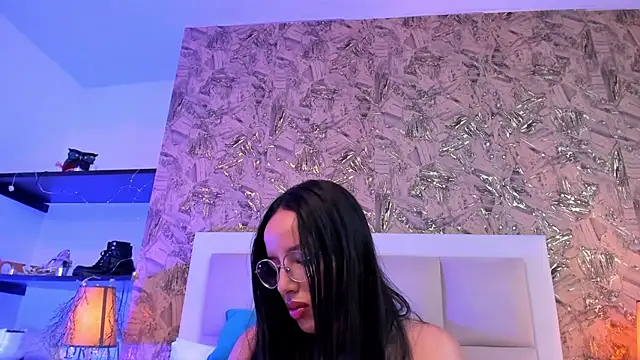 Chatroom XXX en direct de ValkyriaSteel