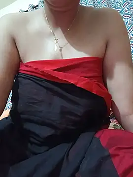 Priya_Boudi Adlı Modelin Canlı XXX Sohbeti