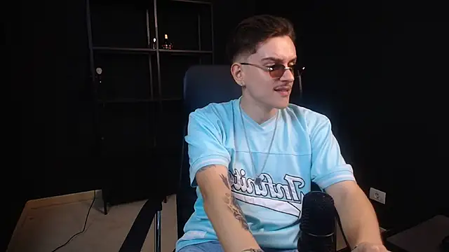 FelixStarkk Adlı Modelin Canlı XXX Sohbeti