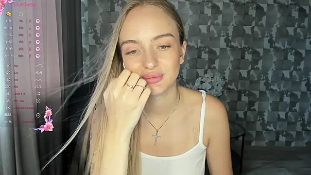 XXX chat uživo modela A_delina