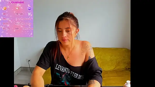 Andrea_tasty_ofc Adlı Modelin Canlı XXX Sohbeti