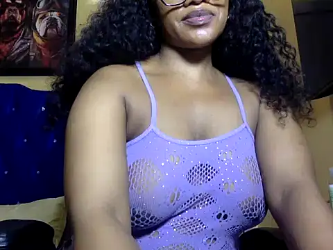 BOOTY_BANGERxxx élő XXX-chatje