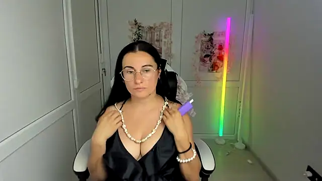 ChloeVibee's Live XXX Chat