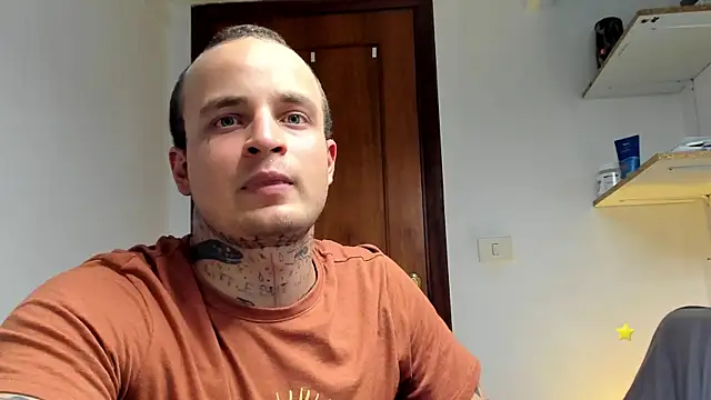 XXX chat uživo modela layneinchains