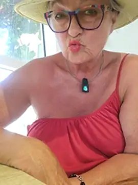 Chatroom XXX en direct de Hot-Muci