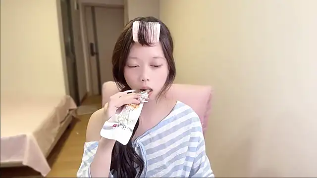 צ'אט XXX בשידור חי של xiaobaozi-520