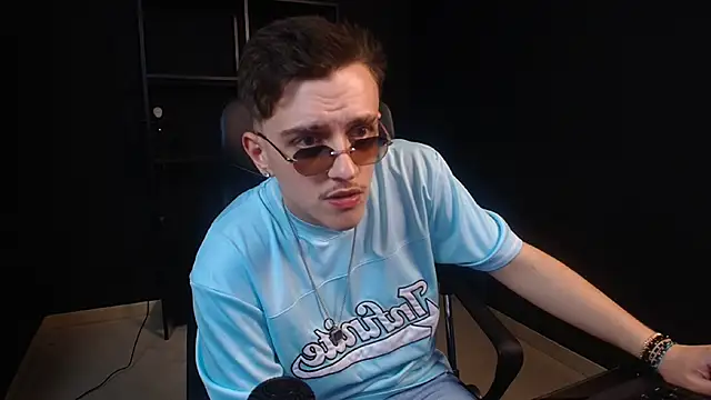 Chat XXX en directo de FelixStarkk