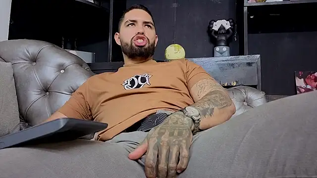 Chatroom XXX en direct de matteosantos