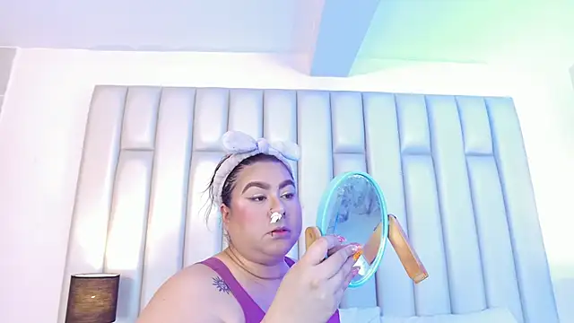 aandreaperez Adlı Modelin Canlı XXX Sohbeti