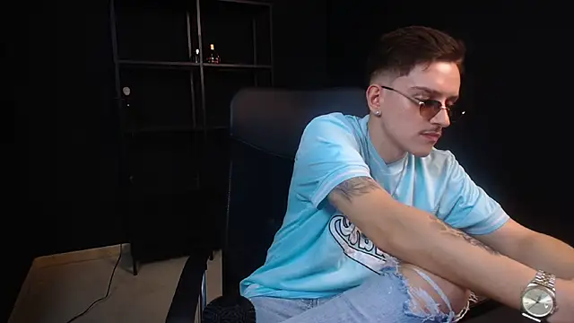 Chat +18 de FelixStarkk ao vivo