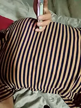 Lee_Mai Pertunjukan Webcam