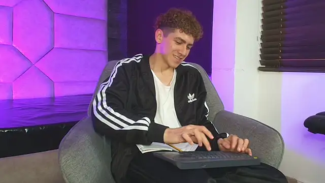 Tyler_Mcrey's Live XXX Chat