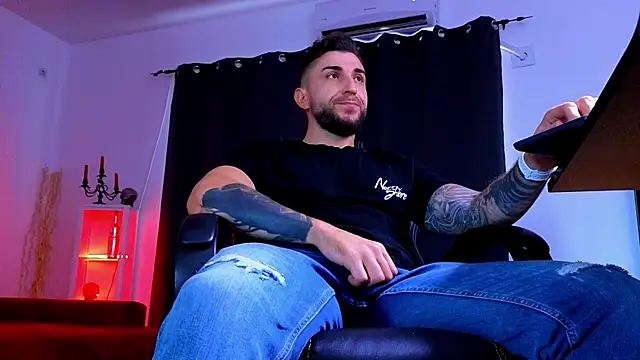 XXX chat uživo modela MightyAaron66