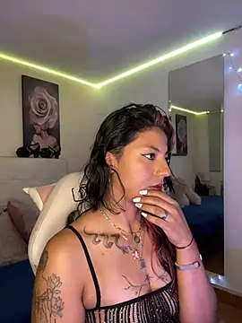 צ'אט XXX בשידור חי של SamathaMay