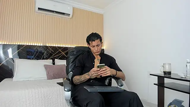 Chat +18 de Damian_romanoff_ ao vivo