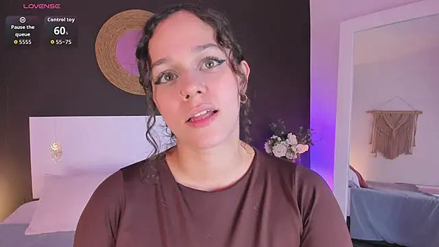 VioletPaket Chat XXX in diretta
