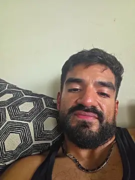 Show modela piggylatino na web-kameri