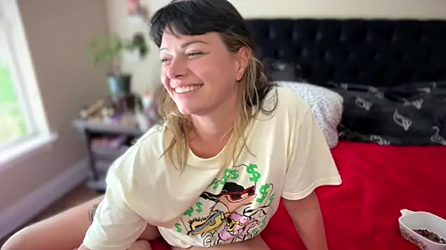 MarlaFknSinger XXX чат на живо