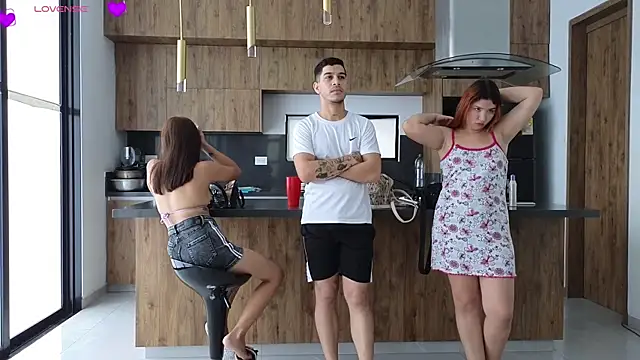 צ'אט XXX בשידור חי של Hall_sextape