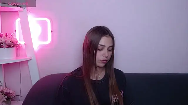 MilanaAngelAs Chat XXX in diretta