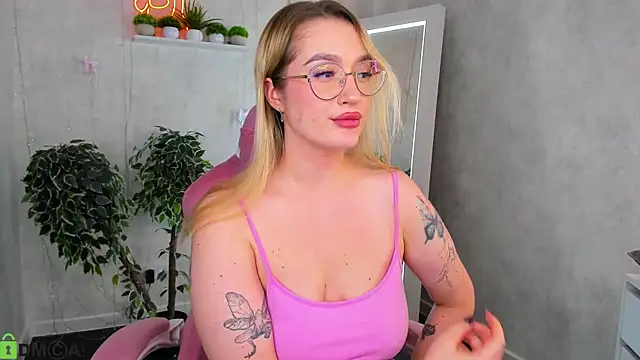 Viickie_Nelsson Chat XXX in diretta