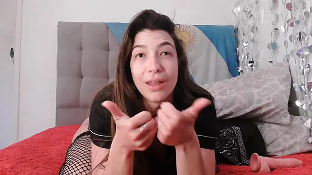 Yara-Lolii's Live XXX Chat