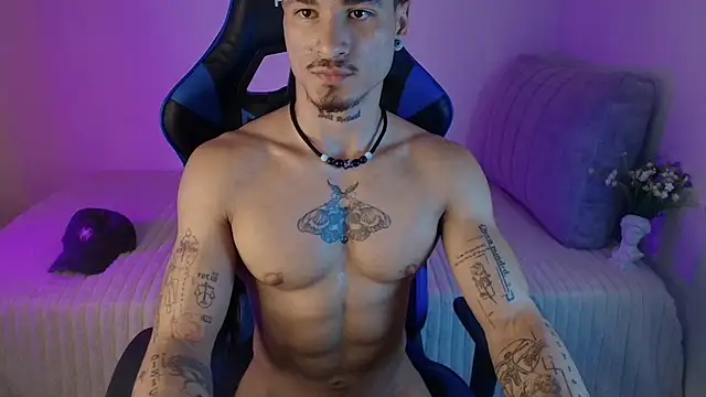 Thomas_Fit1 Adlı Modelin Canlı XXX Sohbeti