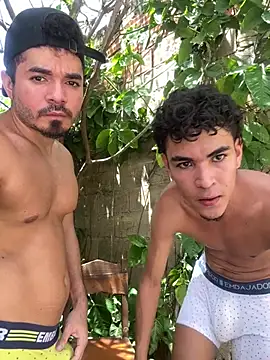 XXX chat uživo modela hotboys1924