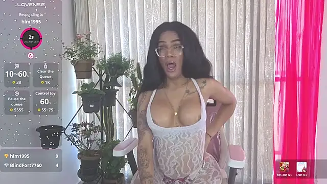 Queen_Morena: онлайн-секс-чат