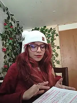 RedMeloddy's Live XXX Chat