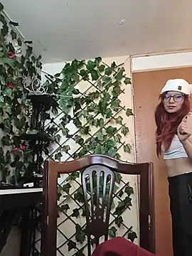 XXX chat uživo modela RedMeloddy