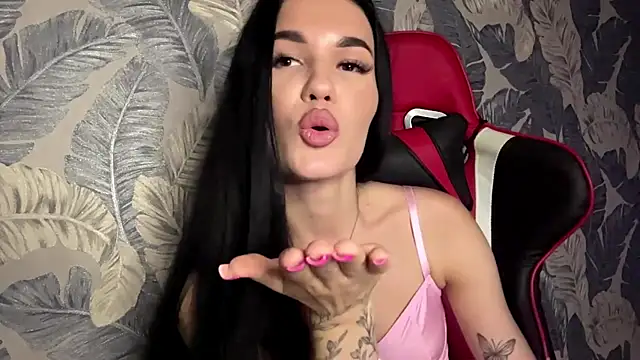 Онлайн чат XXX KarieEgge