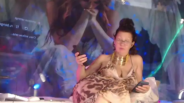 NightOrhideya Live XXX-chat