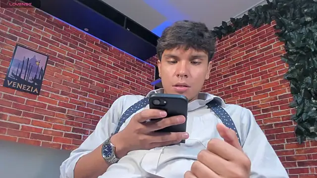 عرض كام Thiago_Kozak