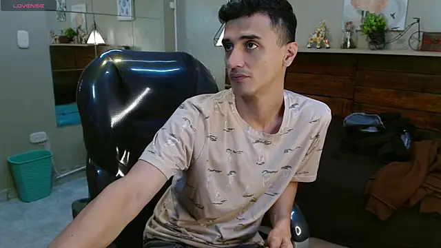 FelipeFriendly Live XXX Chat