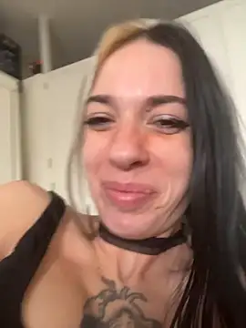 Chat +18 de StonerWitch6 ao vivo