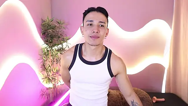 kev_cass' Live XXX Chat