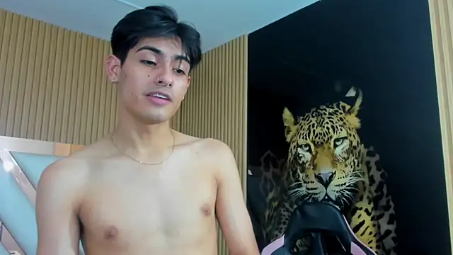 Chat XXX en directo de TaylerCruz